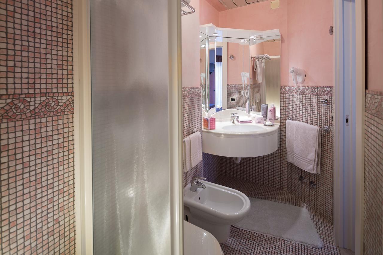 Hotel Astro Lignano Sabbiadoro Exterior photo