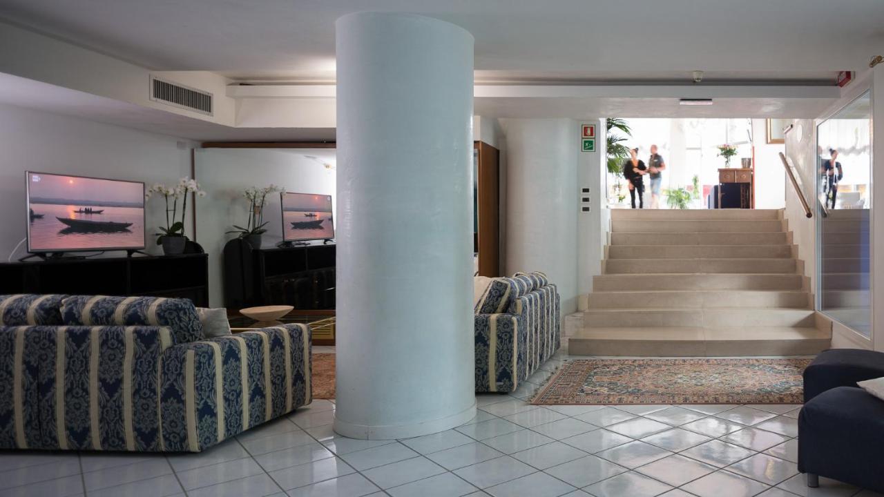 Hotel Astro Lignano Sabbiadoro Exterior photo