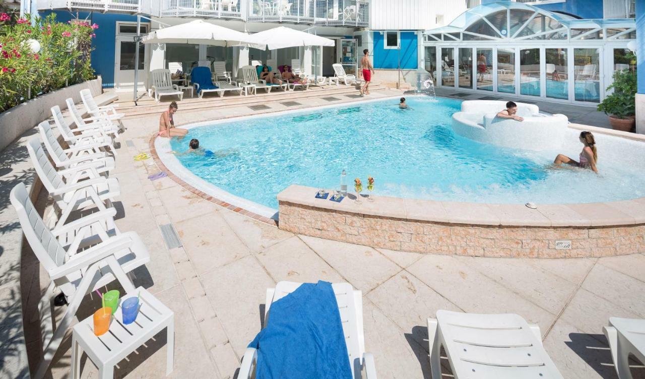 Hotel Astro Lignano Sabbiadoro Exterior photo